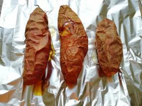 出炉，能烤出汁的红薯。