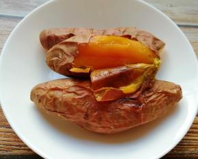 要不是太烫早就下嘴了。