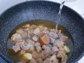 再加入纯净水，适当多加一些。