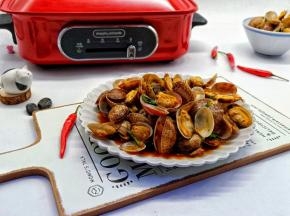 整个厨房都是海鲜的鲜香！啤酒喝起来！