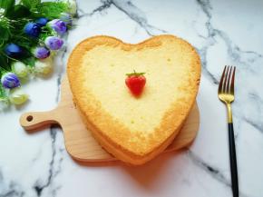 做给家人的爱心戚风蛋糕，满满的心意。