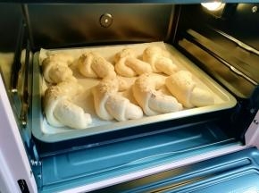 送入预热好的烤箱。