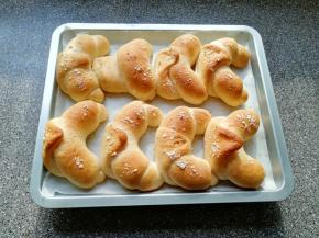 胖乎乎的羊角包出炉啦！