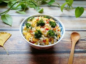  两个小家伙一人都是两碗。