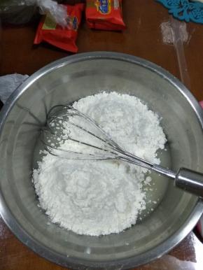 加入低筋面粉
