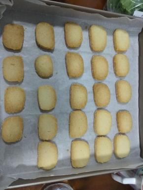 放凉后会变得脆脆的，记得要密封保存