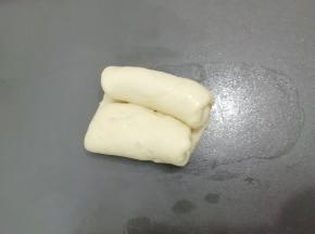 上下向中间卷起