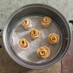 放入蒸锅静置二十分钟