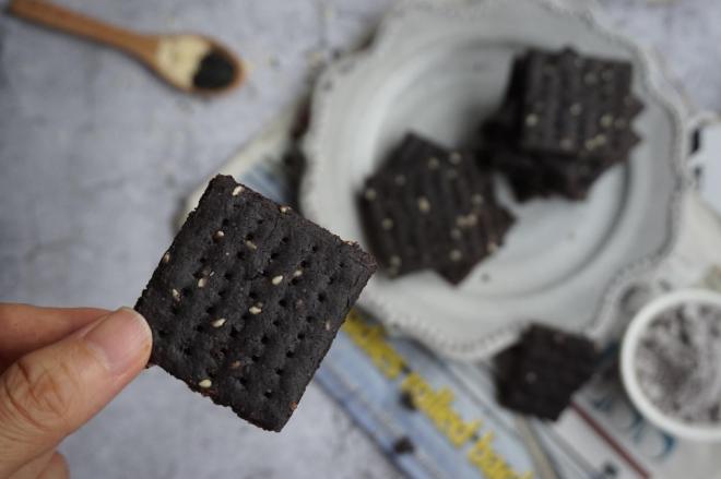 营养芝麻苏打饼干