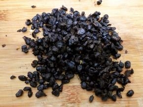 豆豉稍微切碎