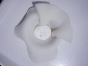 挤一点淡奶油