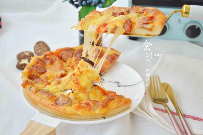黑椒牛肉肠披萨