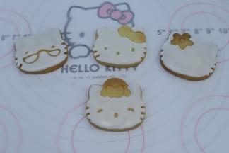 填充好所有的白色部分。