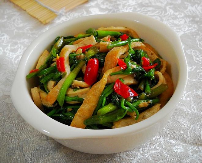 剁椒野芹白豆干