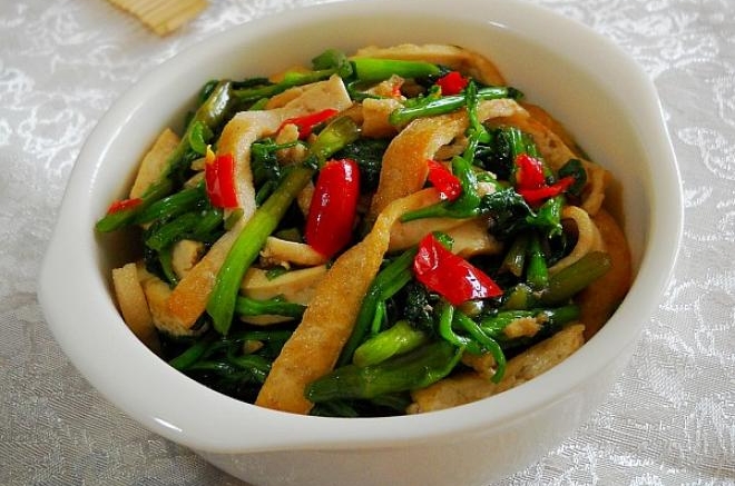 剁椒野芹白豆干