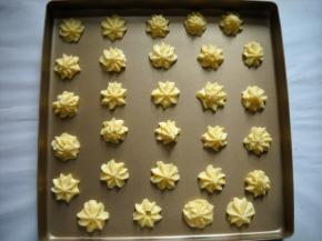 面糊挤入烤盘。