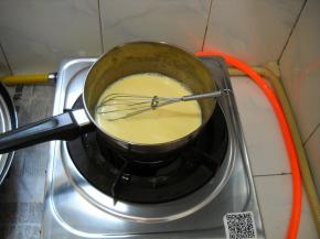 小火熬煮成糊状。