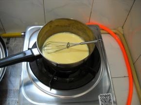 小火熬煮成糊状。