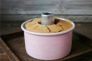 等凉透了才可以翻转过来。