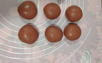 揉成光滑的面团