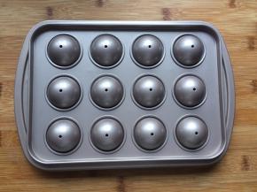 盖上盖子，放入预热好的烤箱170度，中层，上下火，20分钟，