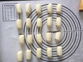 全部做好以后，盖上保鲜膜松弛10分钟