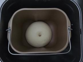 面团发酵至两倍大，戳洞不回缩即可