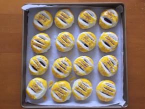 中途盖上锡纸，避免表面颜色烤太深