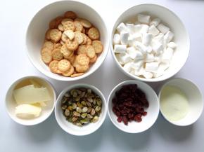 1.先将需要的材料提前称好