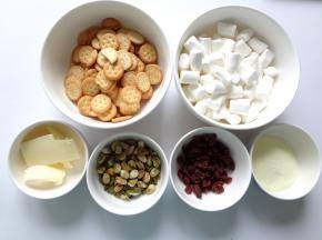 1.先将需要的材料提前称好