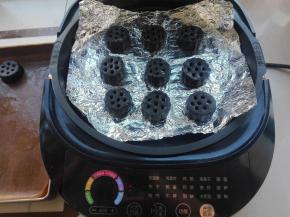 底盘放入锡纸，依次摆放好