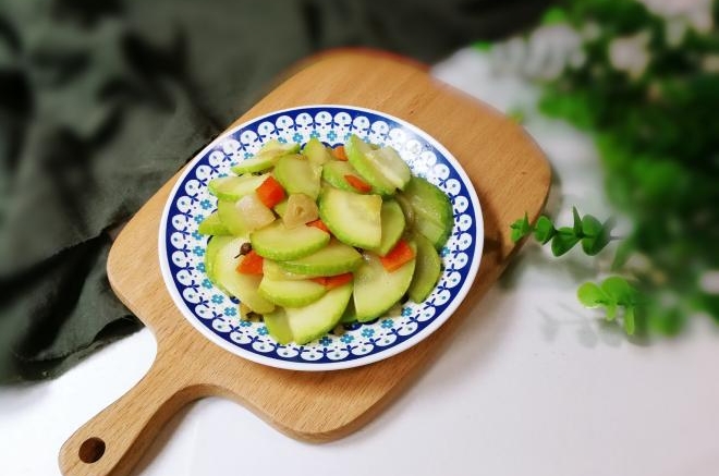 泡菜炒西葫芦