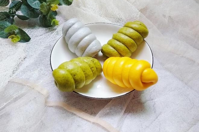 多彩毛毛虫