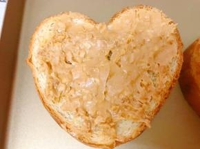 用勺子稍微抹平