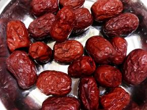 红枣洗净沥干水分