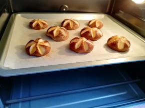 送入预热好的烤箱。