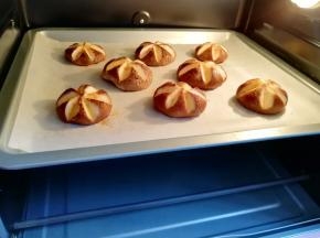 送入预热好的烤箱。