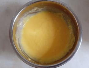 画Z字混合均匀至看不见干粉。