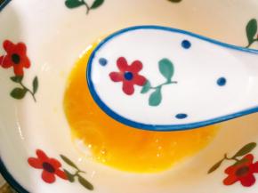 加入1勺清水搅散