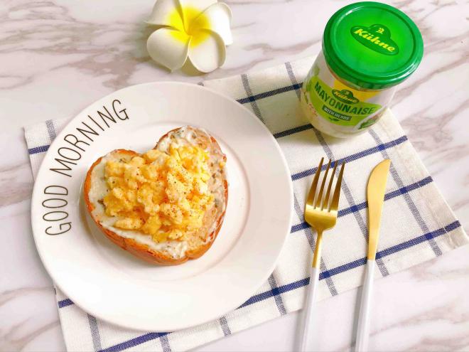 十分钟快手早餐——美式炒蛋佐吐司底