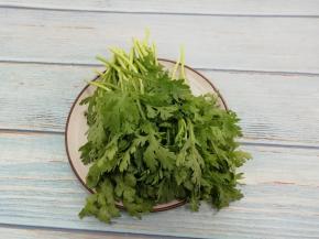 茼蒿用水洗干净