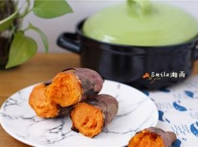 软糯香甜、美味可口的砂锅石子烤红薯。