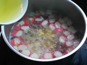 再倒入鸡蛋清搅拌