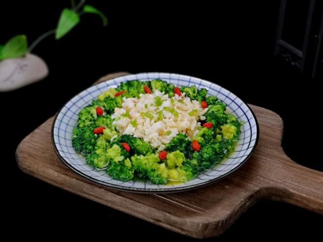 鳞虾鸡汁西蓝花