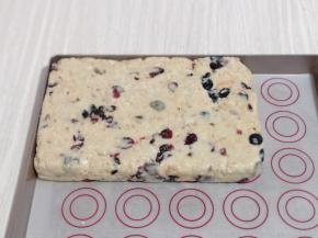 整形好后晾凉。(最好彻底晾凉后再切，那样切出来才会整齐，漂亮)