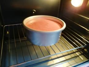 送入预热好的烤箱，上下管150度烤15分钟。