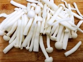 海鲜菇切段
