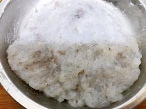 抹平密封放入冰箱冷藏半小时