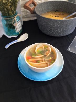 盛入碗中即可享用。