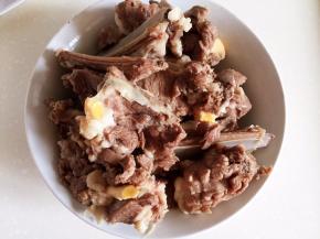 捞出洗净沥干水分